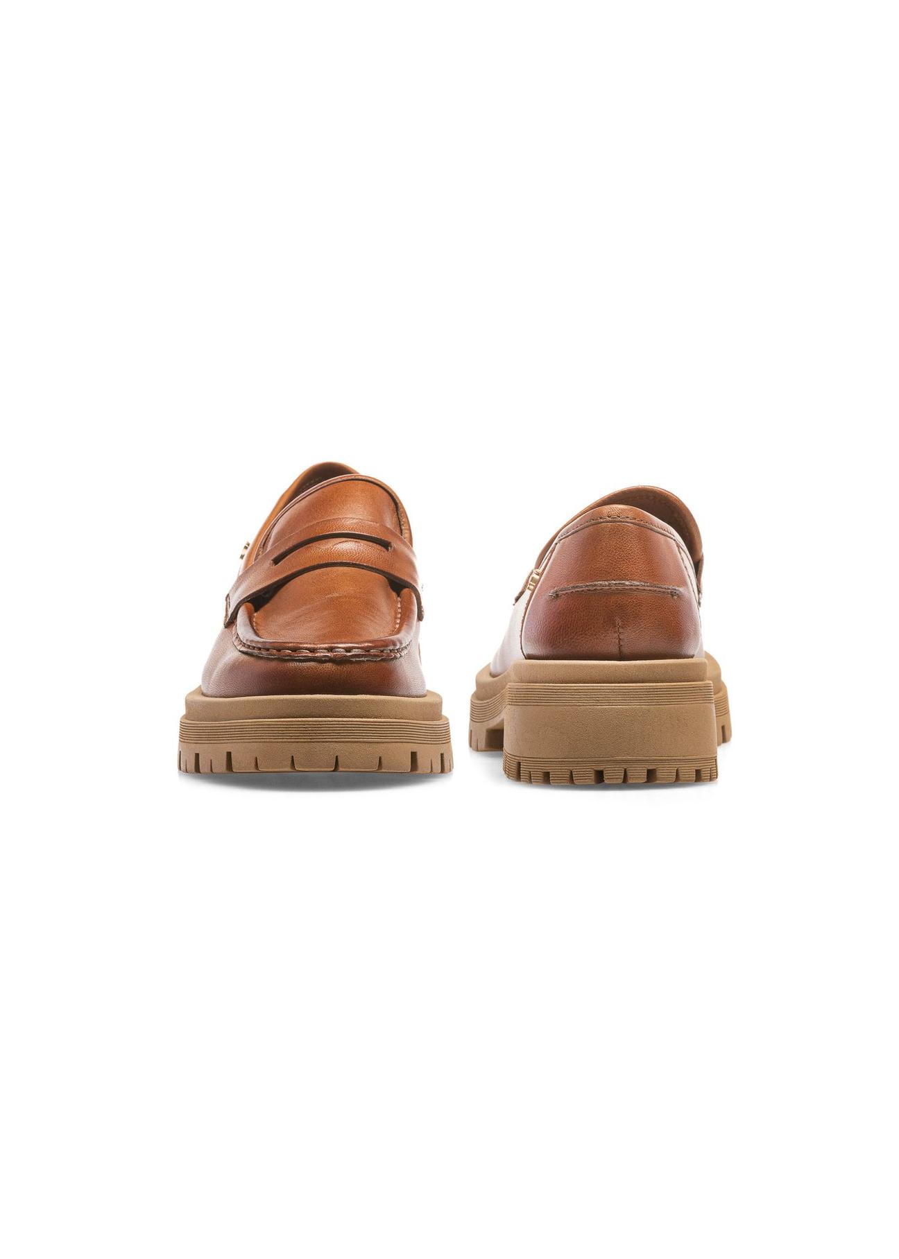 Leather loafers on the platform in camel color BUTYD-1069-24(W25)-04