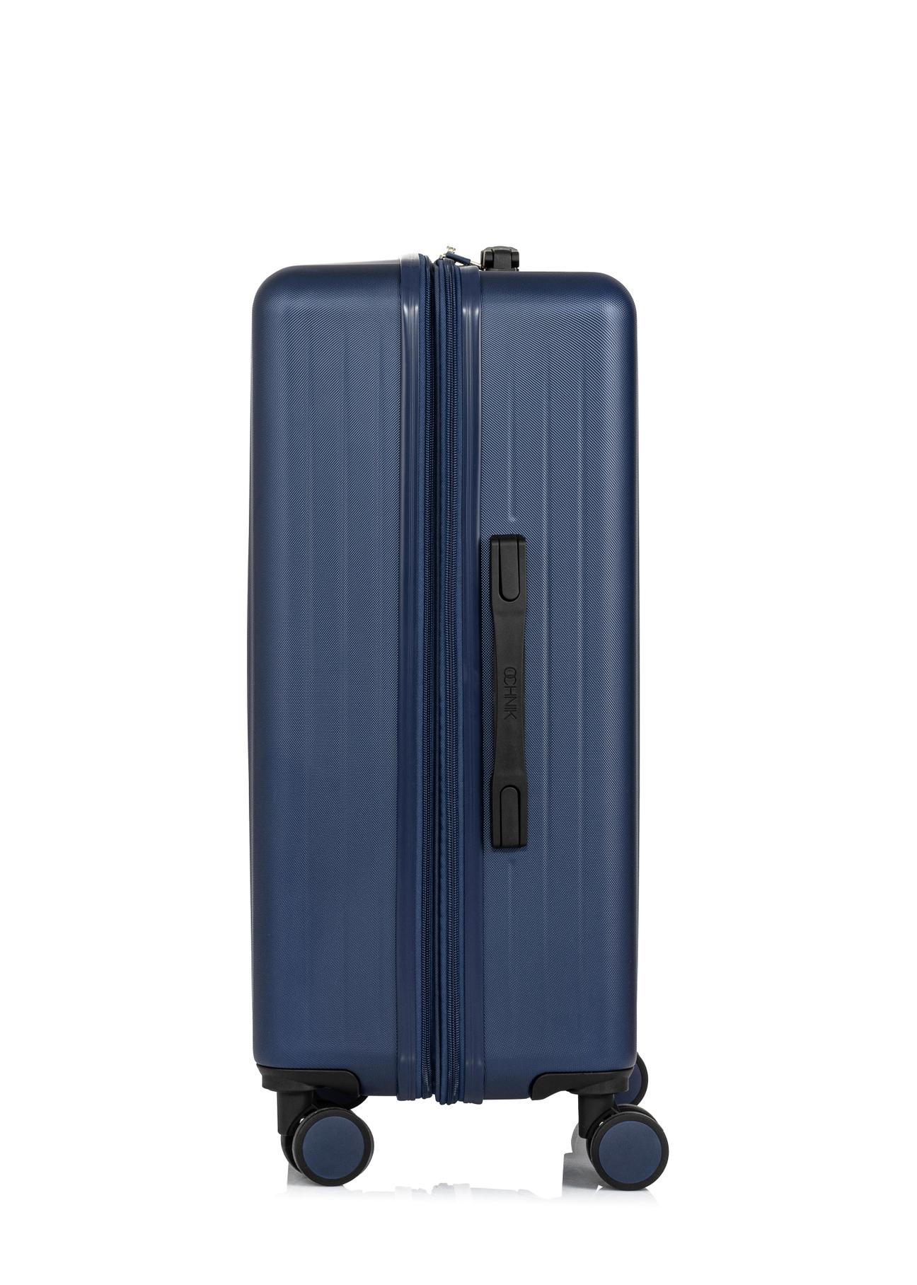 Medium suitcase on wheels WALAB-0069-69-24(W24)-02