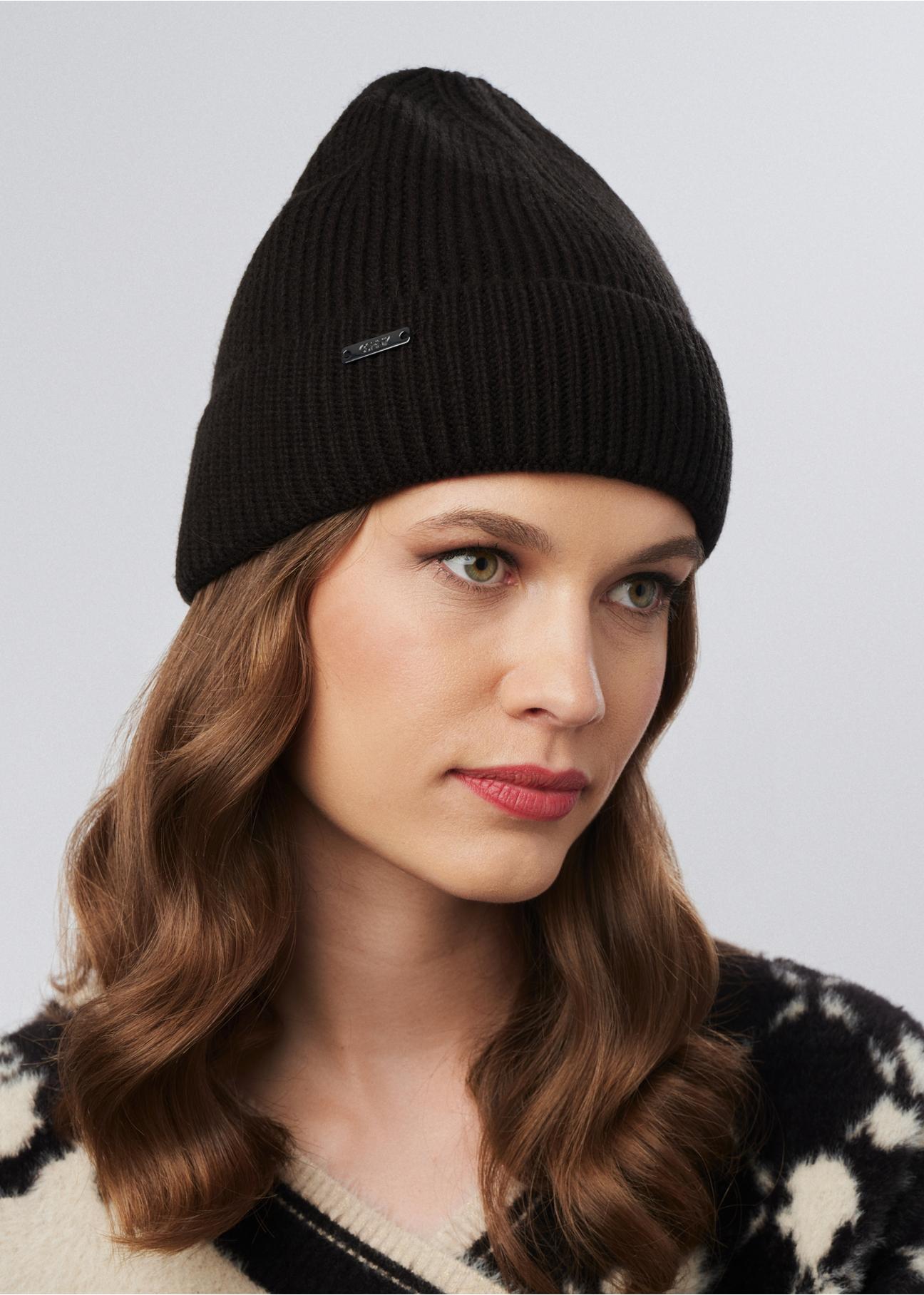 Women's black winter hat CZADT-0162-99(Z23)-01