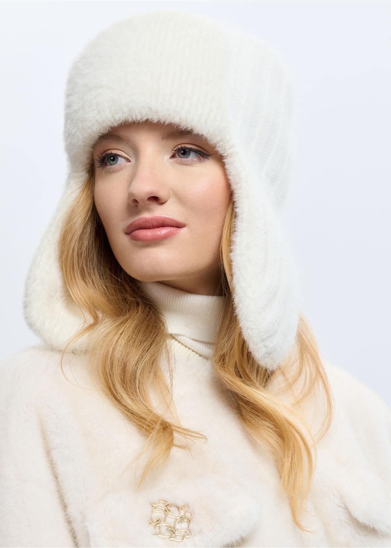 Cream women's winter hat CZADT-0185-12(Z24)