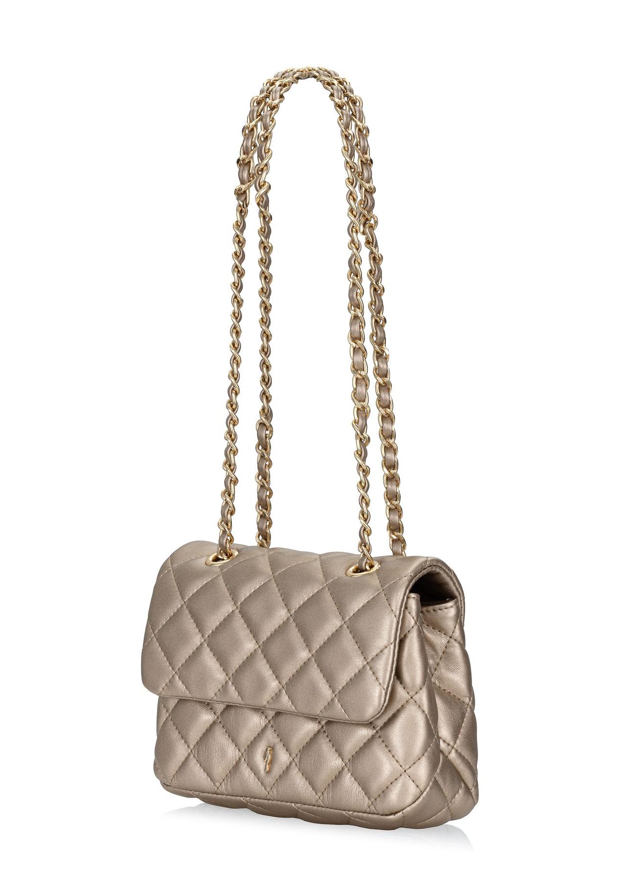 Quilted, elegant women's handbag in gold color TOREC-0932A-28(Z24)-02