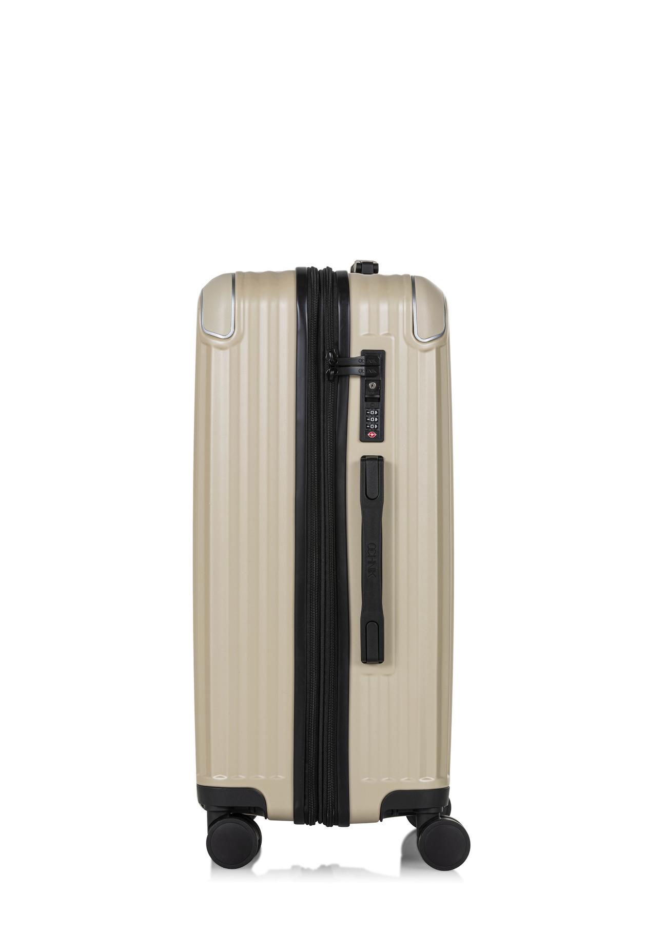 Medium suitcase on wheels WALAB-0073-16-24(W25)-02