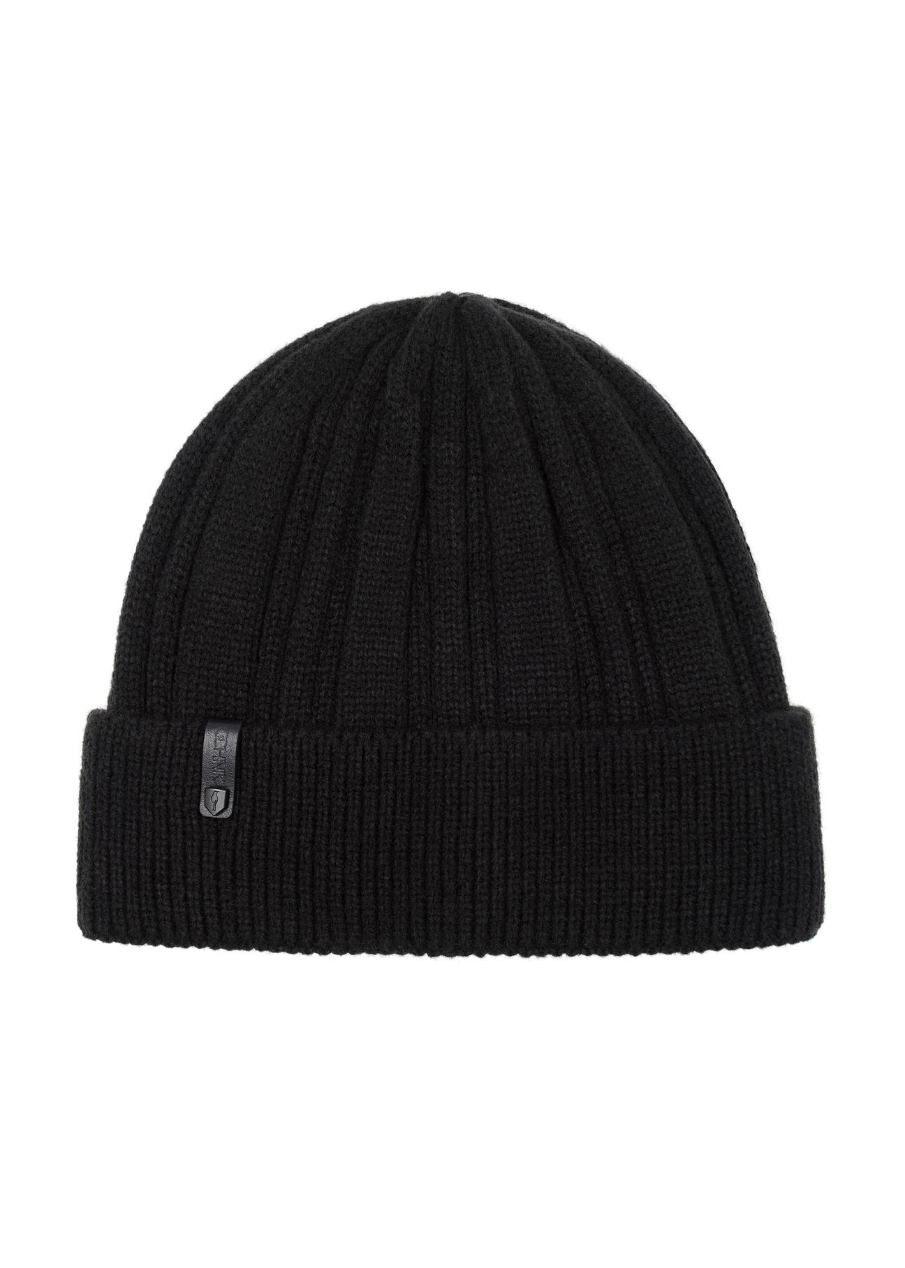 Classic black men's winter cap CZAMT-0069-99(Z24)-02