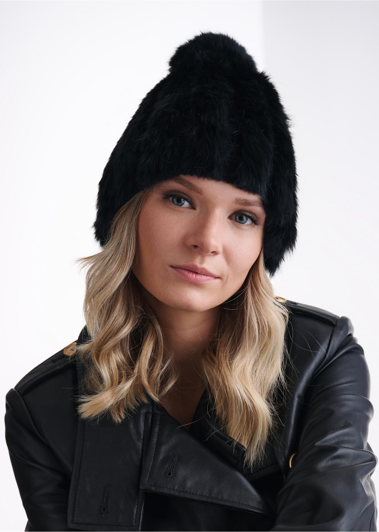 Women's black fur cap CZADF-0034-99(Z24)-01