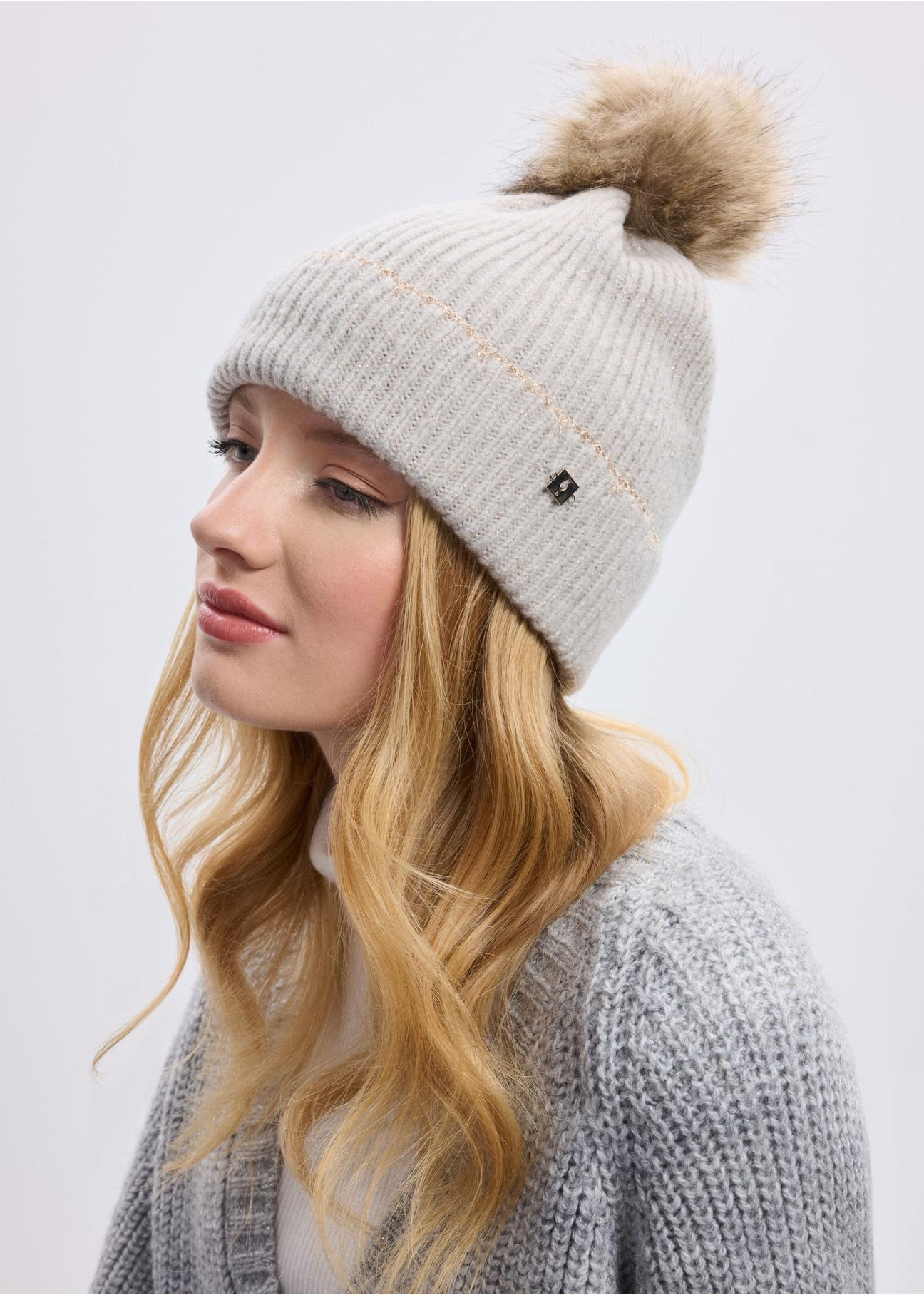 Light gray women's winter hat CZADT-0200-91(Z24)