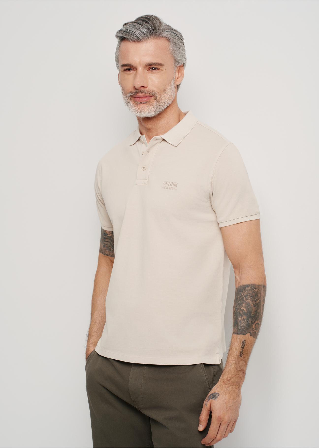 Beige men's polo shirt with logo OCHNIK POLMT-0067-91(W24)-01