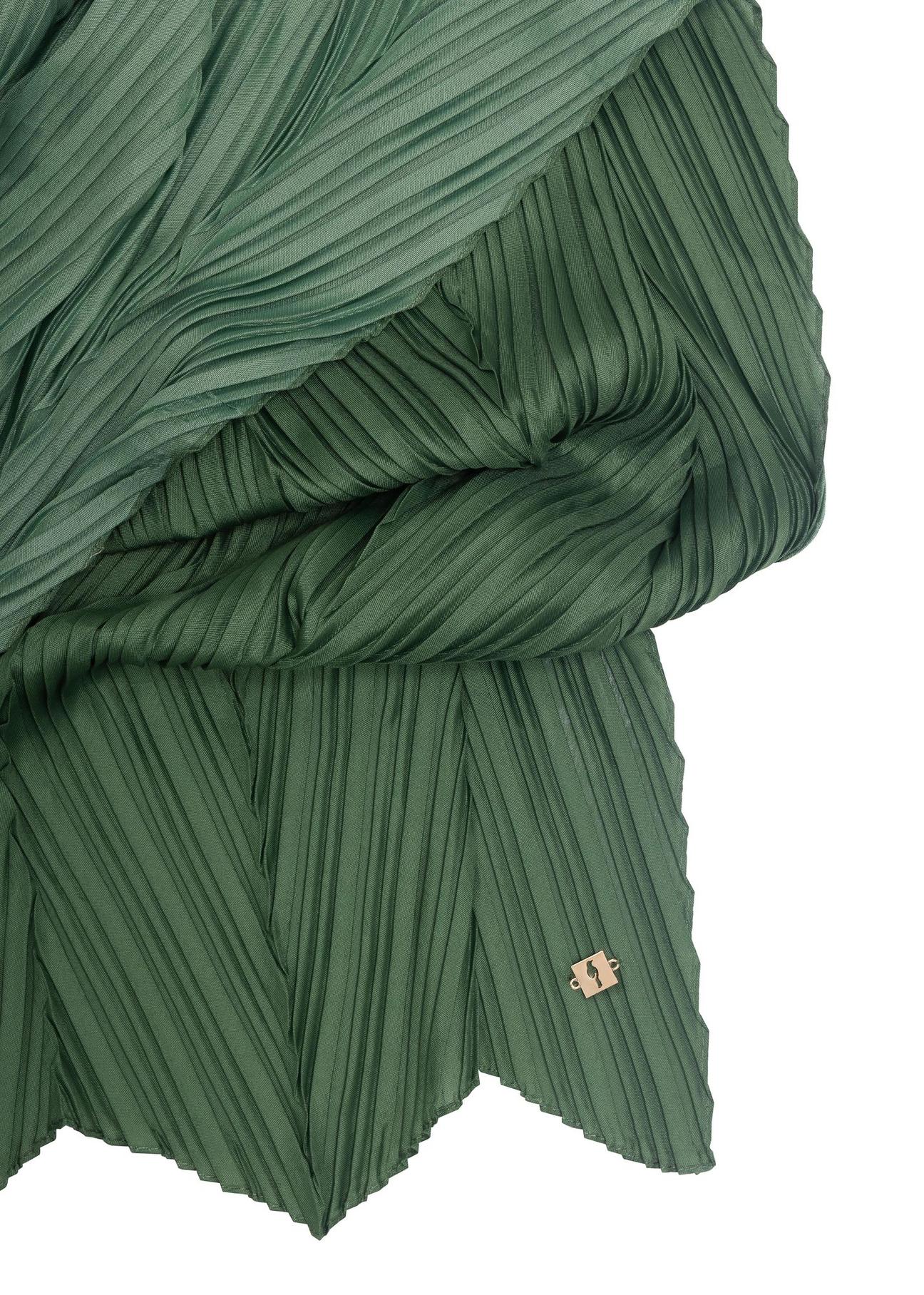 Green women's scarf with crease SZADT-0157-51(W23)-02