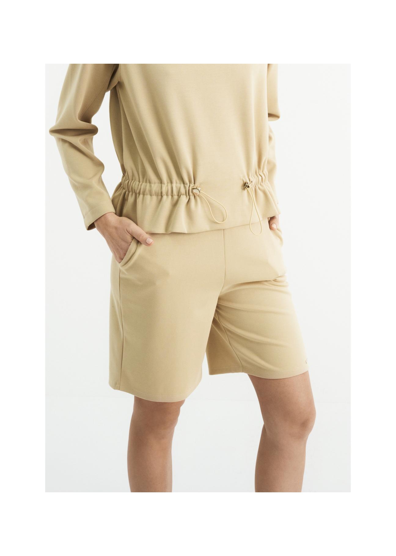 Beige knit shorts for women SZODT-0004-81(W22)-01