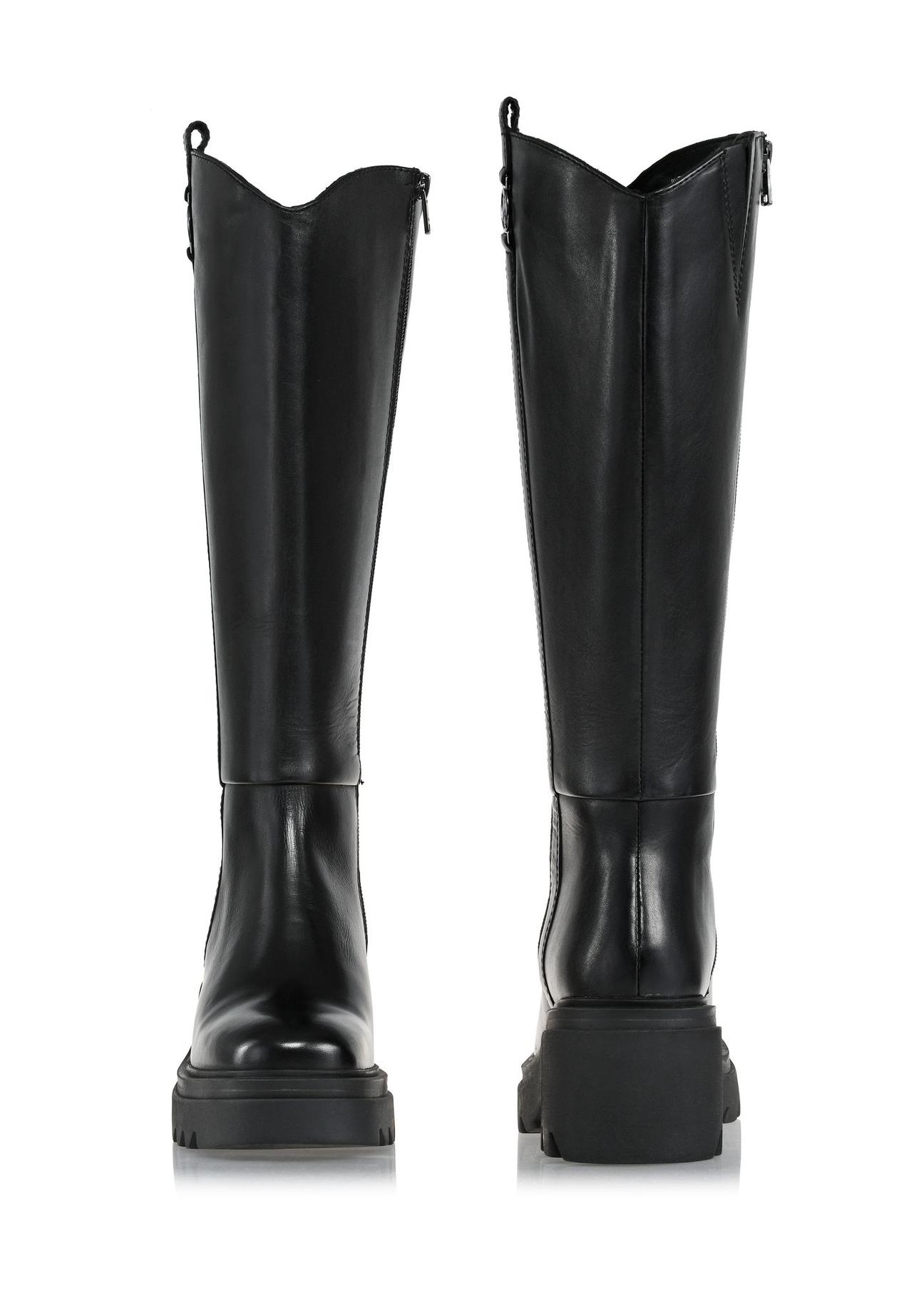 Black leather boots with a massive sole BUTYD-1111-99(Z24)-04