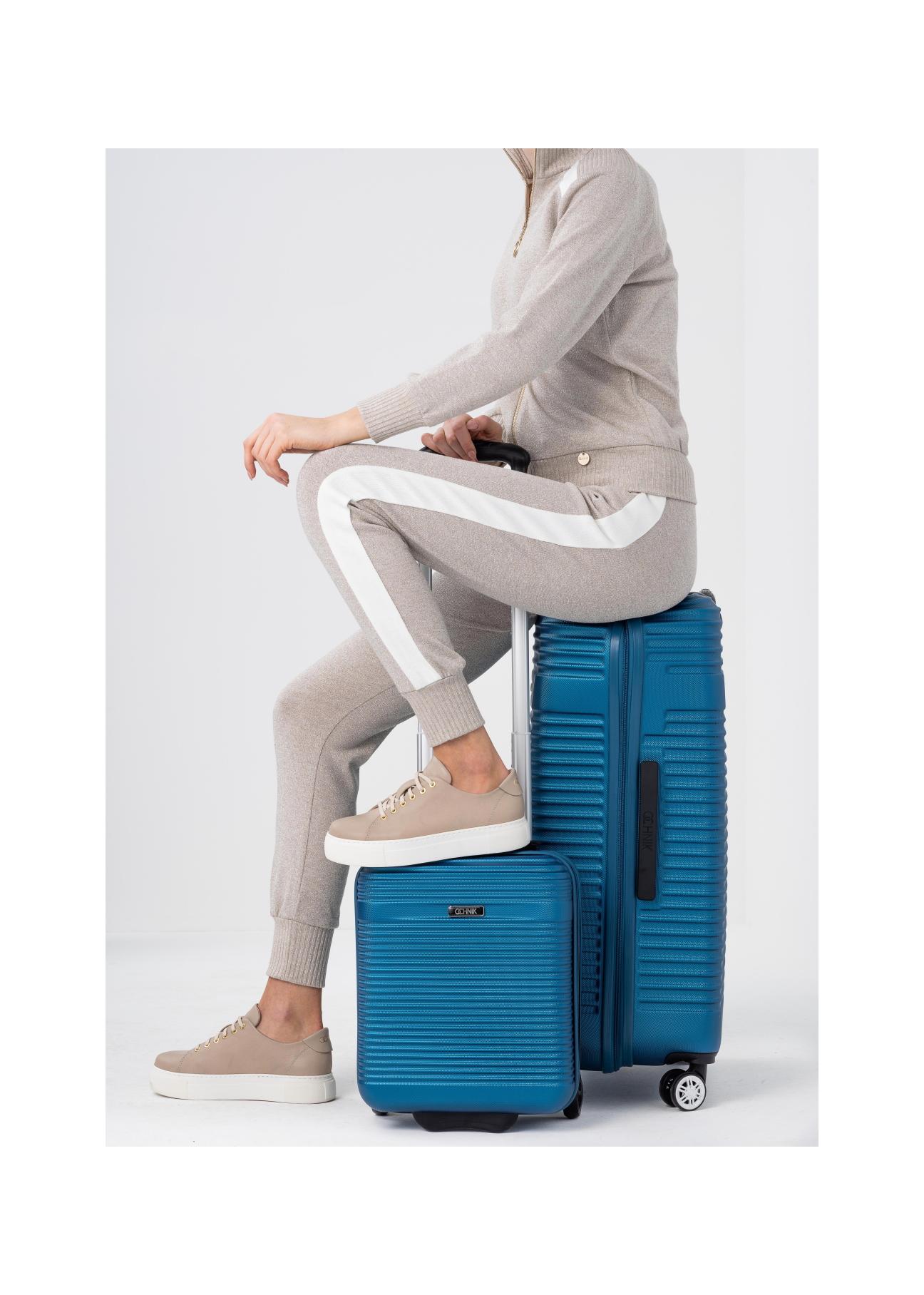 Cabin suitcase on wheels WALAB-0040-61-16(W24)-06