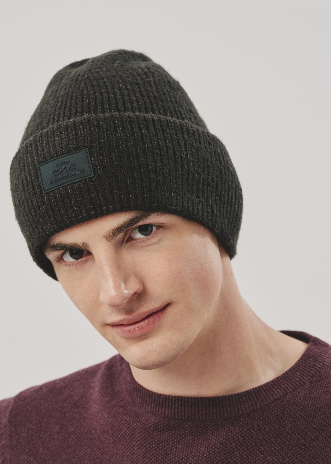 Classic black men's winter cap CZAMT-0070-99(Z24)-01