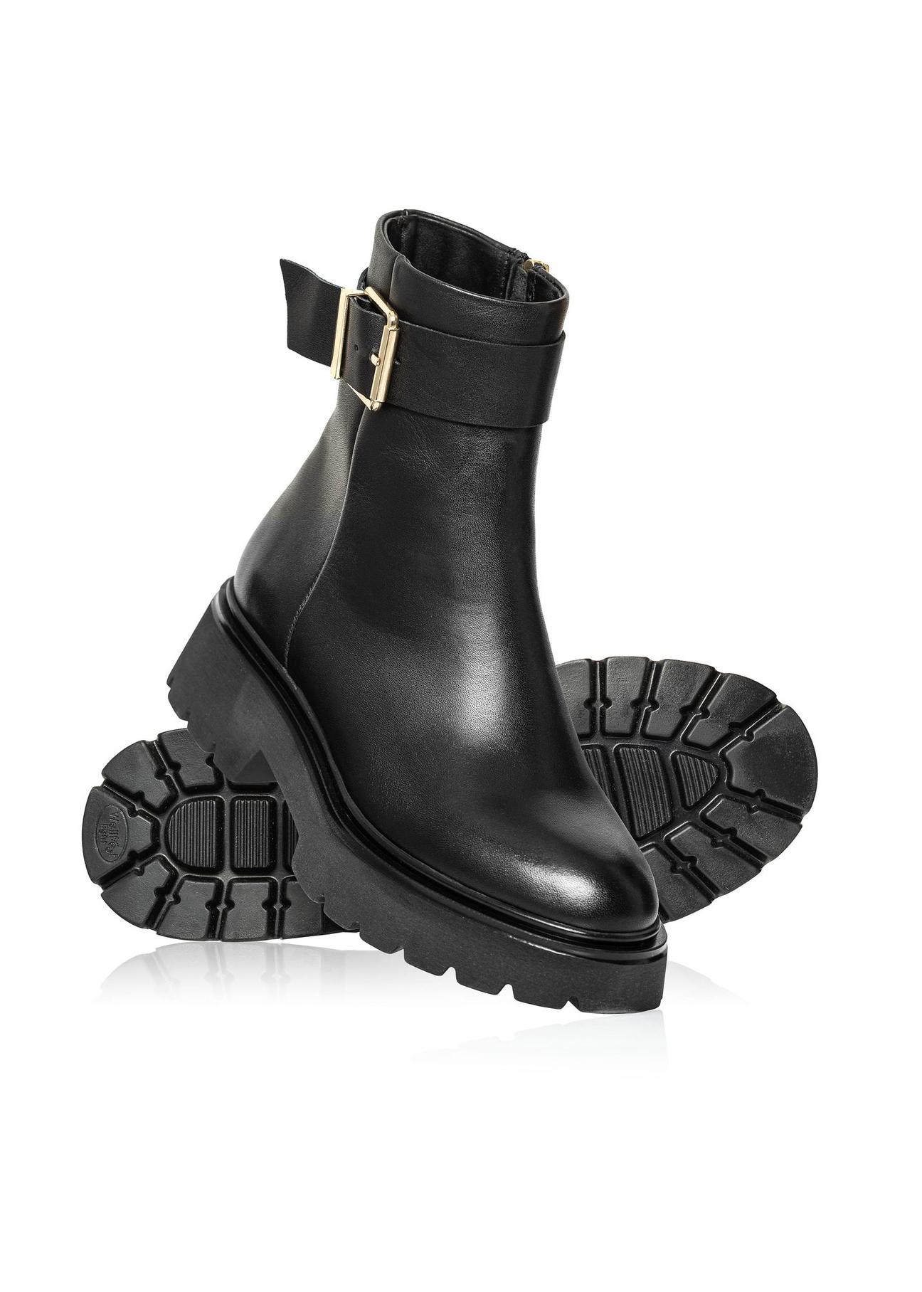 Black leather ankle boots on the platform BUTYD-1132-99(Z24)-06