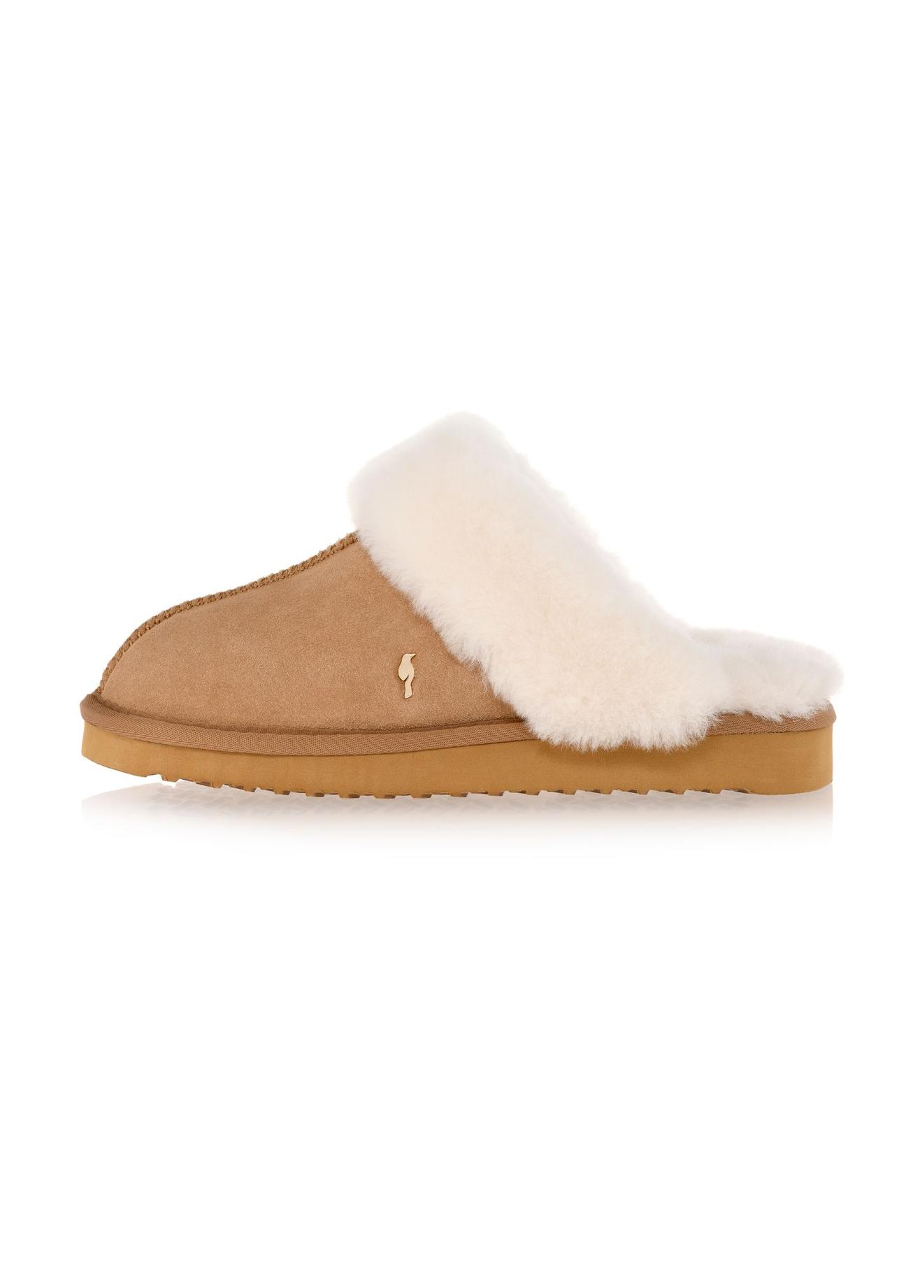 Beige slip-on slippers in snow boot style BUTYD-1137-82(Z24)-04