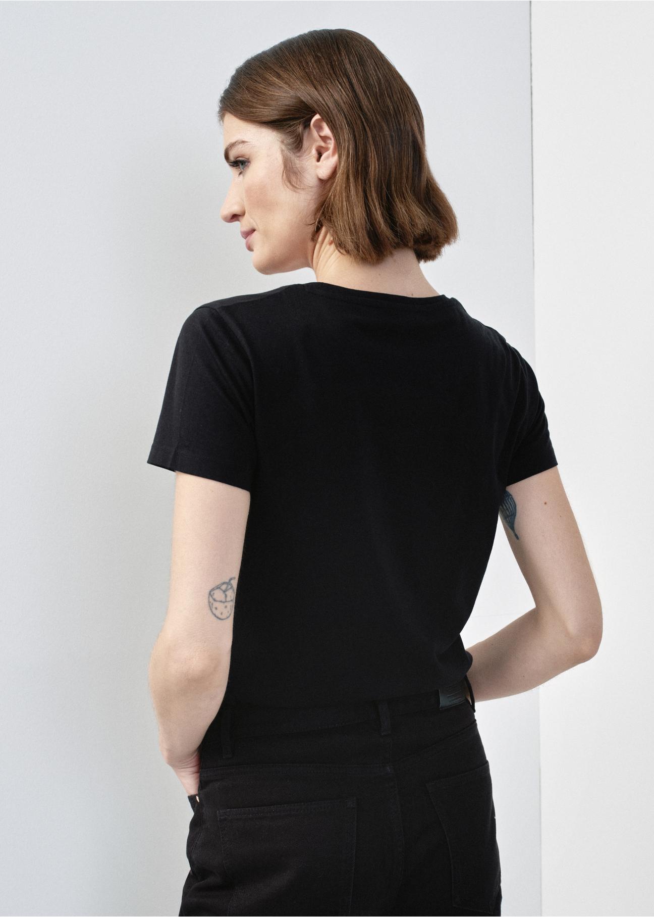 Women's black t-shirt with oriole TSHDT-0124-99(W24)-02