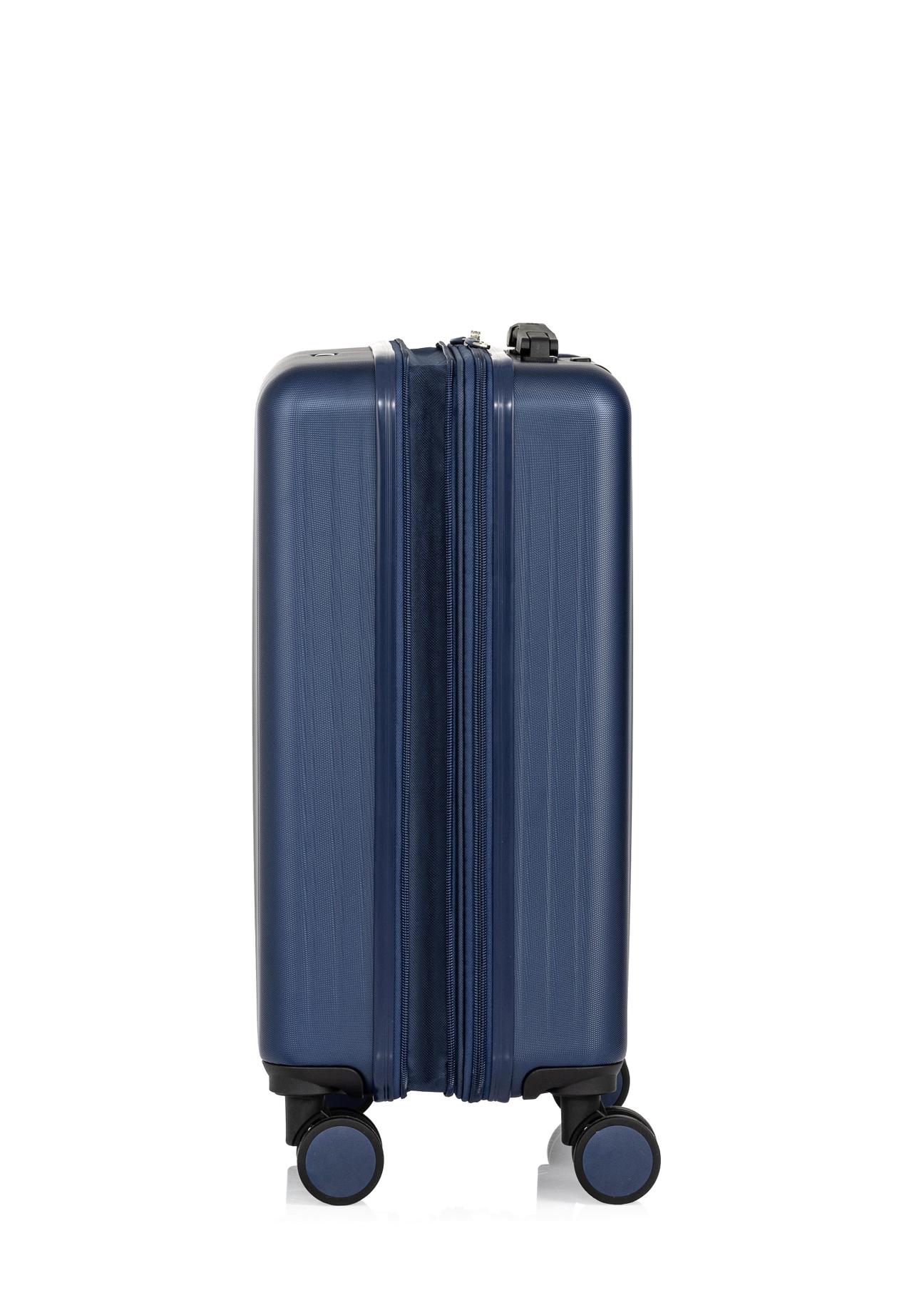 Small suitcase on wheels WALAB-0069-69-19(W24)-03