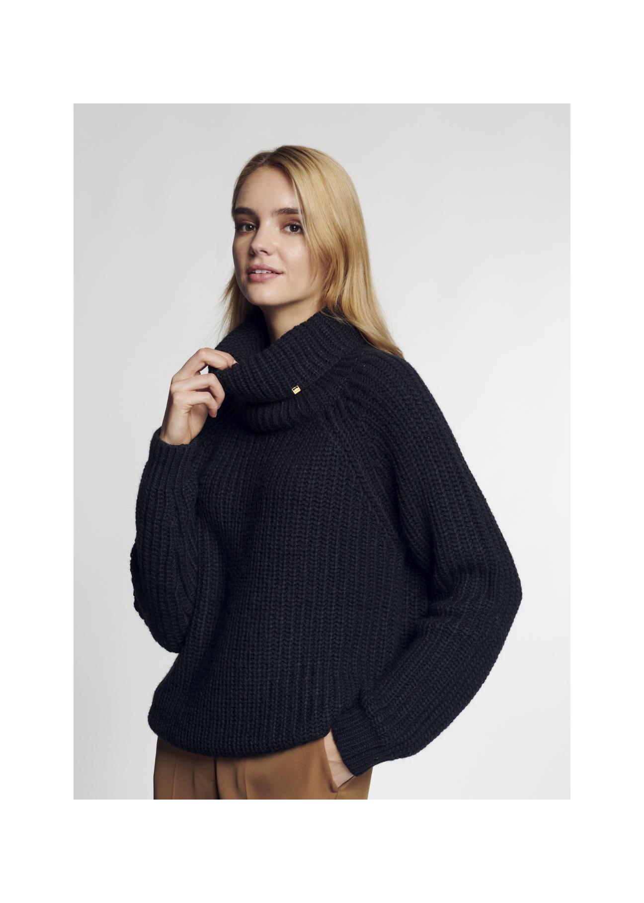 Black women's oversize turtleneck SWEDT-0143-99(Z21)-01