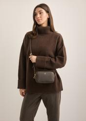 Small women's leather handbag in dark brown TORES-1152-1I(Z26), front view of the product on a model. Half of the silhouette visible.