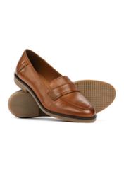 Women's leather moccasins in cognac color BUTYD-1067-1F(W26), diagonal product view on a white background.