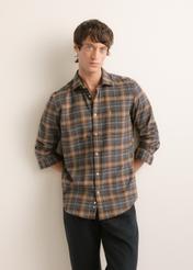 Men's camel plaid shirt KOSMT-0370-1D(Z26), front view on a model. Half-body shot.