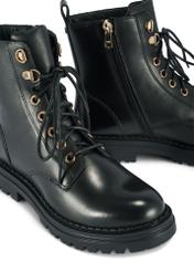 Black leather women's ankle boots BUTYD-1015A-99(Z25) - close-up of the detail on a white background.