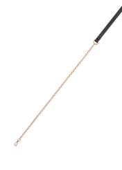 Czarna torebka etui na telefon TOREC-1349-99(Z26) - zbliżenie na detal, na białym tle.  