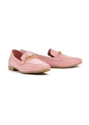 Women's leather pink moccasins with chain BUTYD-0914-31(W25), diagonal product view on white background.