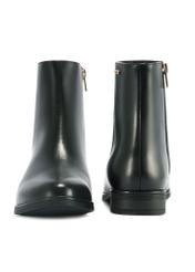 Black leather women's ankle boots BUTYD-1193-99(Z25) - front product view on white background.