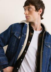 Men's navy blue denim jacket (model KURMT-0435-7C(Z26)), front view on a model. Half-body shot.