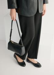 Women's black leather ballet flats BUTYD-1248-99(W26), top view of the product on the model's feet.