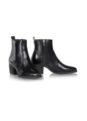 Women's leather ankle boots with heels BUTYD-1005A-99(Z25), diagonal view of the product on a white background.