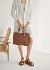 Women's camel sandals BUTYD-1241-1D(W26), front view of the product on the model's feet.