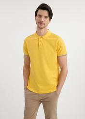 Yellow cotton polo shirt POLMT-0045B-22(W25) - front view on model on white background. Half of the silhouette visible.