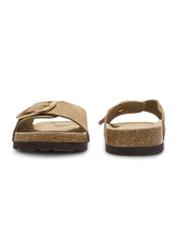 Women's leather flip-flops in cool beige color BUTYD-1157-1K(W26), front and back view of the product on a white background.