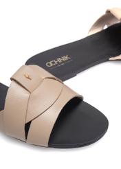 Beige women's flip-flops with braid BUTYD-0903C-1B(W26), close-up of the product detail on a white background.