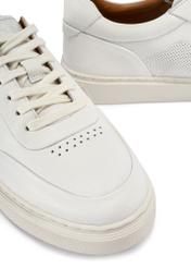 Men's leather sneakers in white color BUTYM-0484-0B(W26), close-up of the product detail, view on a white background.