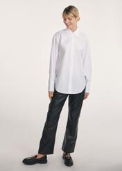 Women's cotton shirt in white KOSDT-0171-11(Z25), front view of the product on the model. The entire silhouette is visible.