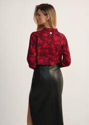 Women's burgundy floral shirt KOSDT-0173-49(Z25), product view from the back on the model, half of the silhouette visible.