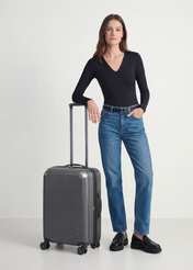 Medium suitcase on wheels WALPC-0001-98-24(W24)