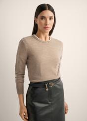 Woolen camel sweater SWEDT-0267-1D(Z26), front view of the product on the model, half of the silhouette visible.-02