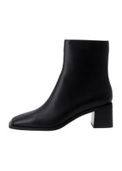 Women's leather ankle boots in black BUTYD-1300-99(Z26), side view of the product on a white background.