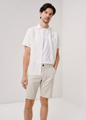 Beige linen shorts for men SZOMT-0030-81(W24)-01