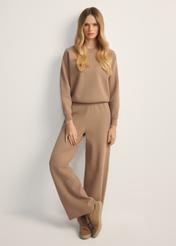 Women's camel viscose sweatshirt BLZDT-0117-24(Z25), front view of the product on the model. Full body visible.