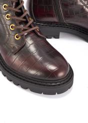 Burgundy women's croco ankle boots BUTYD-1192-4E(Z26), close-up of the product detail on a white background.
