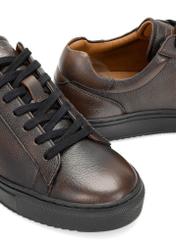 Brown men's leather shoes BUTYM-0519-1I(Z26), close-up of the product on a white background.