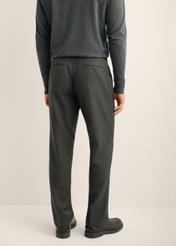 Men's graphite-colored wool pants, model SPOMT-0122-9D(Z26). Rear view of the product on a model. Half of the figure is visible.