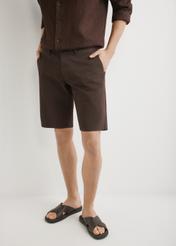 Men's brown shorts SZOMT-0029-1I(W26), front view of the product on the model. Half of the silhouette visible.