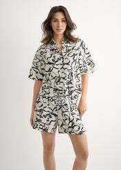 Cream women's patterned shirt KOSDT-0186-1P(W26), front view of the product on the model. Half of the silhouette visible.