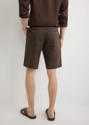 Men's brown shorts SZOMT-0029-1I(W26), back view of the product on the model. Half of the silhouette visible.