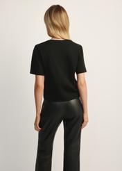 TSHDT-0147-99(Z25) mercerized cotton short-sleeved T-shirt. Back view of the product on the model. Half of the silhouette visible.