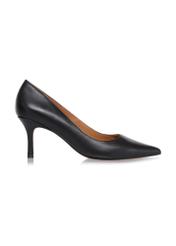 Women's black leather pumps BUTYD-1031A-99(W26), side product view on white background.